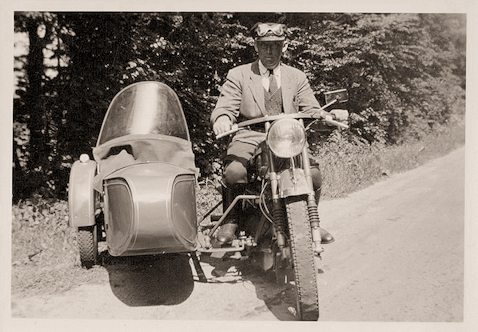 Gudfar på motorcyklen.